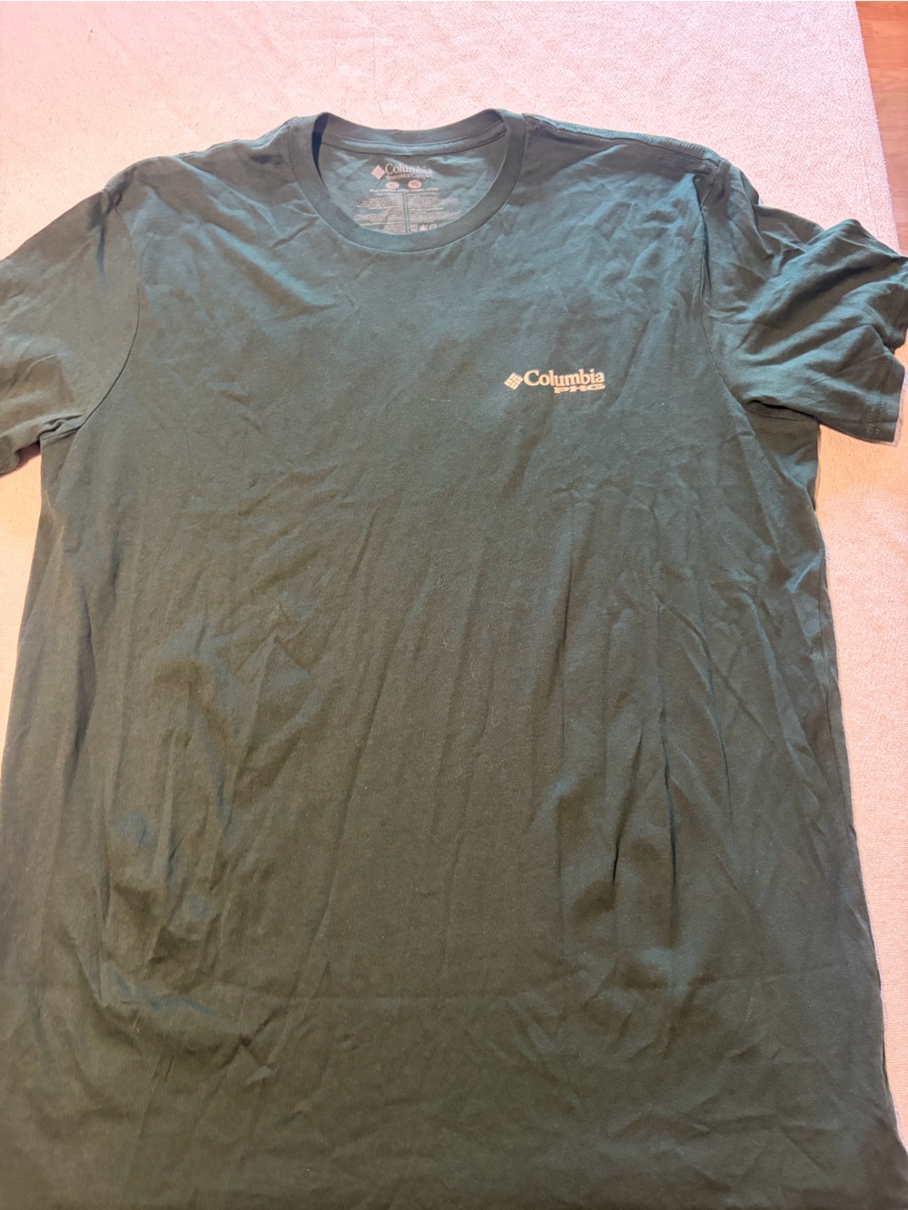 Columbia Men's Short Sleeve Tee in Dark Green